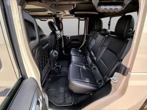 Used 2020 Jeep Gladiator Mojave AWD/4WD image 19