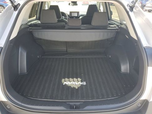 Used 2019 Toyota RAV4 LE image 22