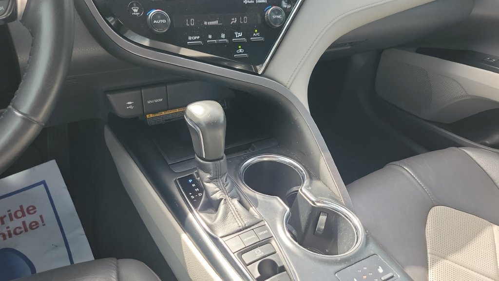 Used 2018 Toyota Camry XLE w/ Audio Package FWD image 15