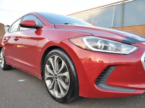 Used 2017 Hyundai Elantra SE FWD image 5