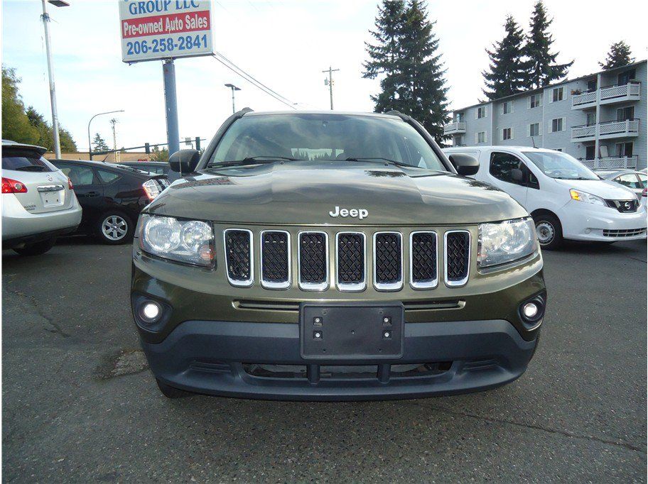 Used 2015 Jeep Compass Sport w/ Power Value Group AWD/4WD image 3