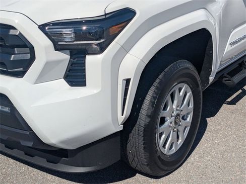 Certified 2025 Toyota Tacoma SR5 image 9