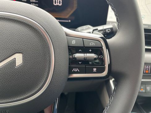 New 2026 Kia Carnival EX image 28