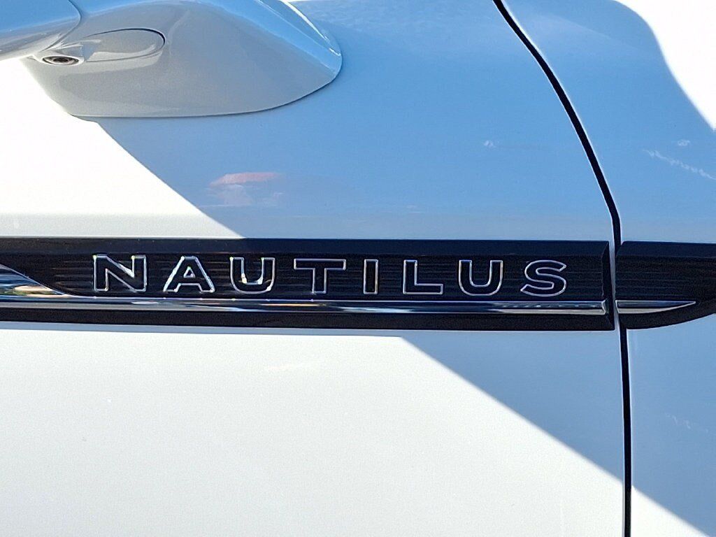 Certified 2023 Lincoln Nautilus Black Label AWD/4WD image 30