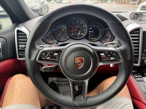 Used 2017 Porsche Cayenne Platinum Edition AWD/4WD image 11