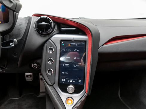 New 2026 McLaren 750S image 15