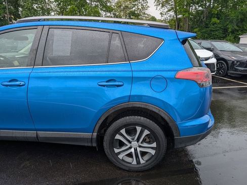 Used 2018 Toyota RAV4 LE w/ All Weather Liner Package AWD/4WD image 4