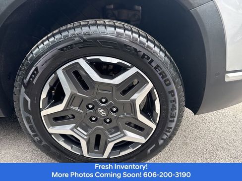 Used 2023 Hyundai Santa Fe Limited AWD/4WD image 9