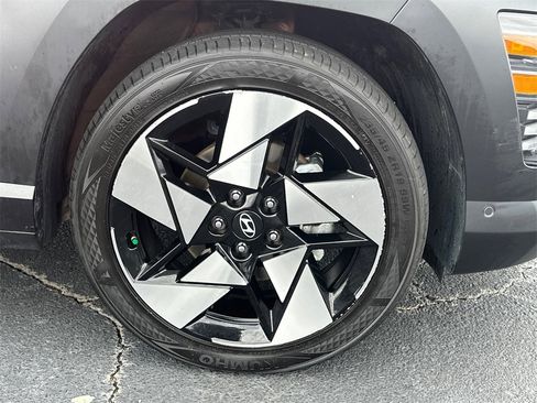 Used 2024 Hyundai Kona Limited image 12