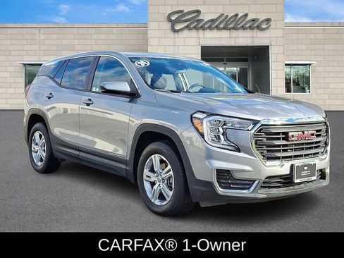 Used 2024 GMC Terrain SLE image 2