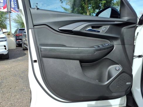 Used 2023 Chevrolet TrailBlazer RS w/ Sun and Liftgate Package image 18