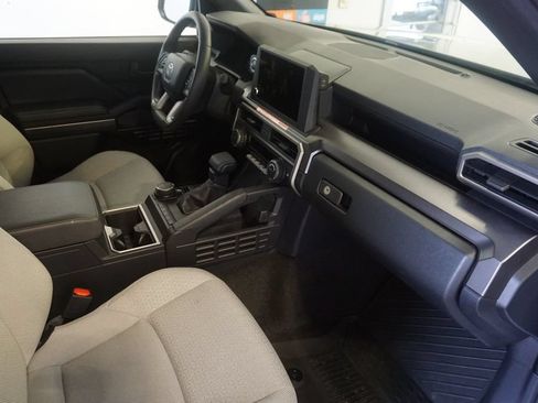 Used 2025 Toyota 4Runner SR5 AWD/4WD image 20