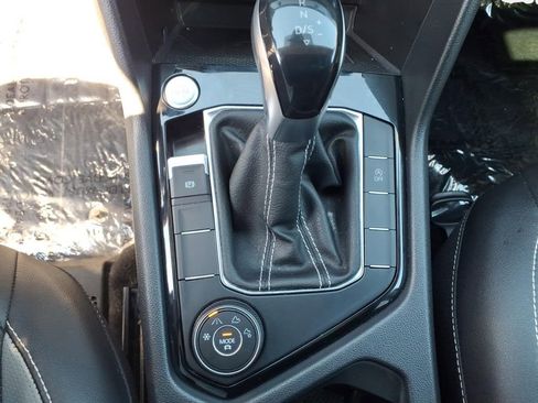 Used 2022 Volkswagen Taos SEL w/ Panoramic Sunroof Package image 18