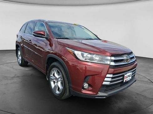 Used 2017 Toyota Highlander Limited AWD/4WD image 2