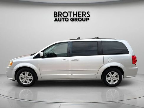 Used 2012 Dodge Grand Caravan SXT w/ UConnect Hands-Free Group FWD image 8