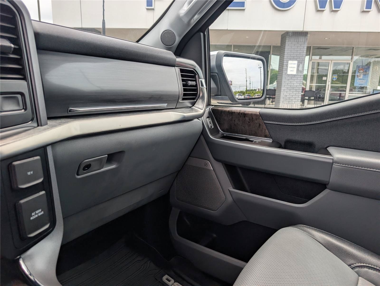 Certified 2023 Ford F150 Lariat w/ Trailer Tow Package AWD/4WD image 32