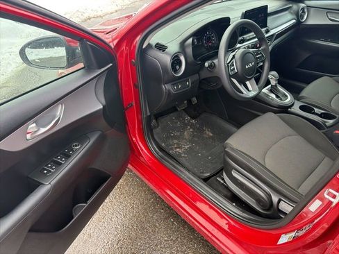 Certified 2023 Kia Forte LXS w/ LXS Technology Package image 28