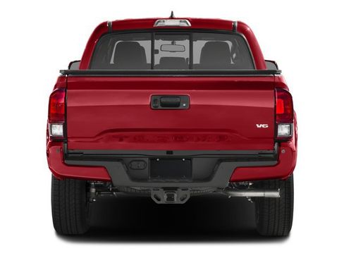 Used 2016 Toyota Tacoma TRD Sport w/ Towing Package AWD/4WD image 5