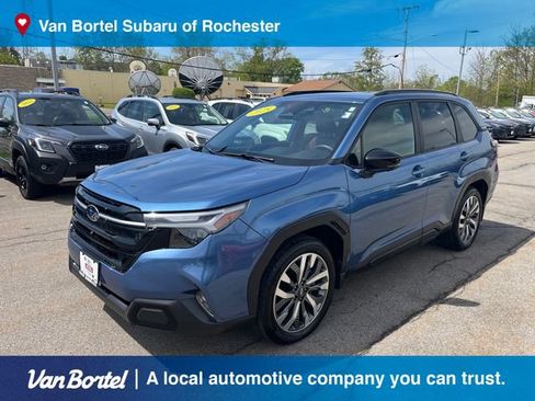 Used 2025 Subaru Forester Touring AWD/4WD image 1