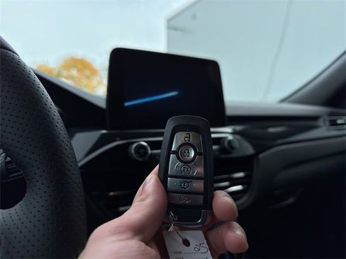 Used 2025 Ford Escape ST-Line w/ Cold Weather Package image 30