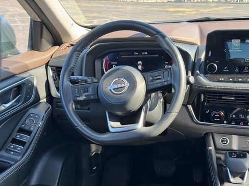 Used 2023 Nissan Rogue Platinum w/ Platinum Premium Package image 13