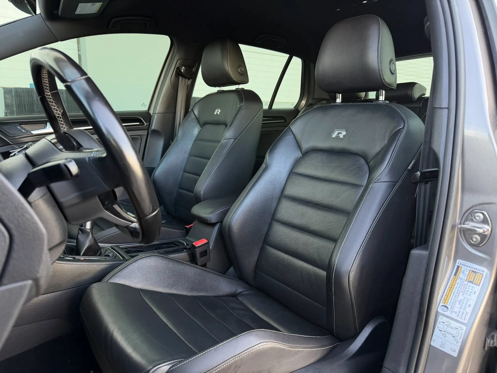 Used 2017 Volkswagen Golf R 4-Door AWD/4WD image 26