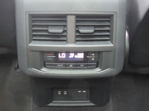 Used 2022 Volkswagen Atlas SEL R-Line image 32