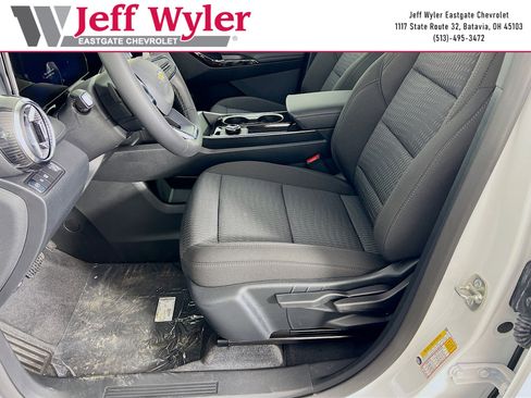 New 2026 Chevrolet Equinox LT FWD image 3