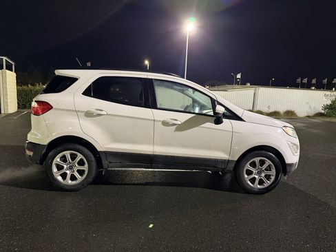 Used 2018 Ford EcoSport SE w/ SE Convenience Package image 6