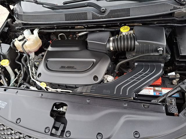 Used 2023 Chrysler Pacifica Touring-L FWD image 27