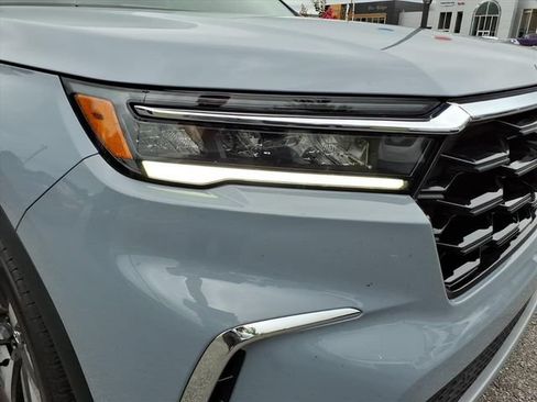 Used 2023 Honda Pilot Elite image 3