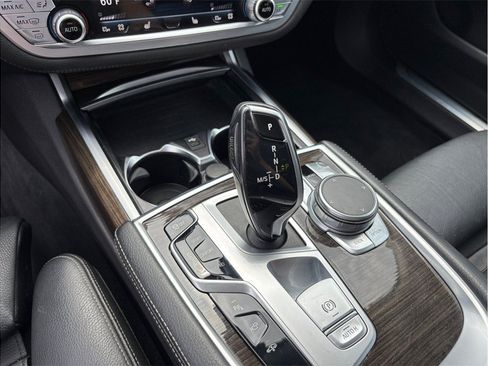 Used 2021 BMW 740i RWD image 40
