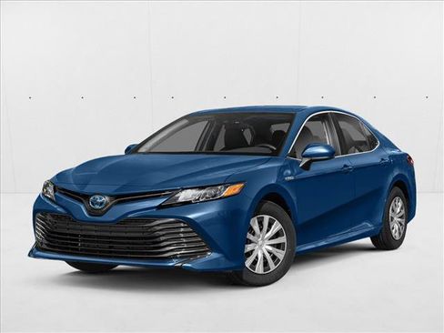 Used 2020 Toyota Camry LE FWD image 1