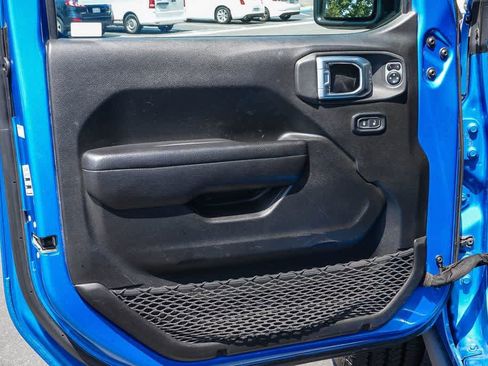 Used 2024 Jeep Wrangler Unlimited Rubicon AWD/4WD image 19