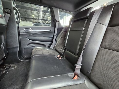 Used 2020 Jeep Grand Cherokee Altitude image 18