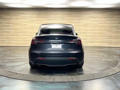 Used 2024 Tesla Model Y Performance AWD/4WD image 18