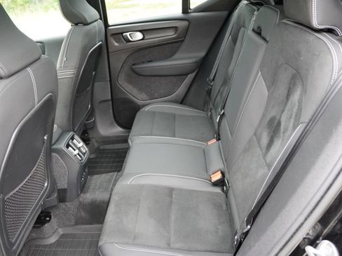 Used 2023 Volvo XC40 Recharge Ultimate w/ Protection Package Premier AWD/4WD image 16