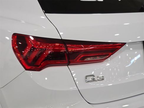 Used 2023 Audi Q3 2.0T Premium Plus w/ Premium Plus Package image 32