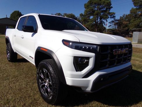 Used 2024 GMC Canyon AT4 w/ AT4 Premium Package image 3