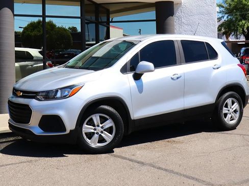 Used 2020 Chevrolet Trax LS w/ Tint and Cruise Package FWD image 3
