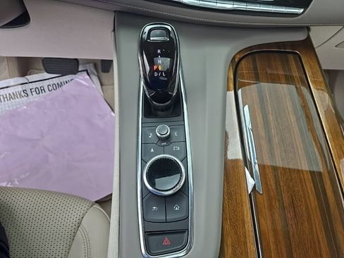 Certified 2024 Cadillac Escalade Sport Platinum w/ LPO, Floor Liner Package AWD/4WD image 24