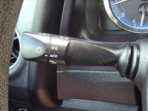 Certified 2018 Toyota Corolla LE FWD image 6