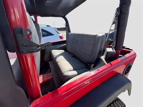 Used 1997 Jeep Wrangler SE image 20