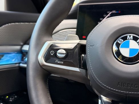 Used 2025 BMW 760i xDrive AWD/4WD image 25