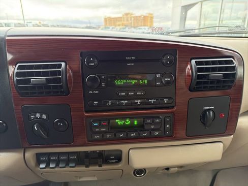 Used 2006 Ford F350 Lariat image 22