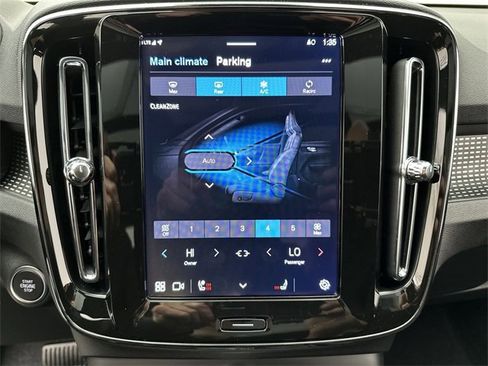 Certified 2025 Volvo XC40 B5 Plus image 19