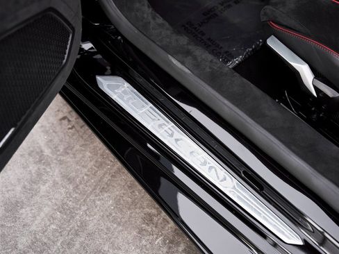 Used 2023 Lamborghini Huracan Tecnica image 40