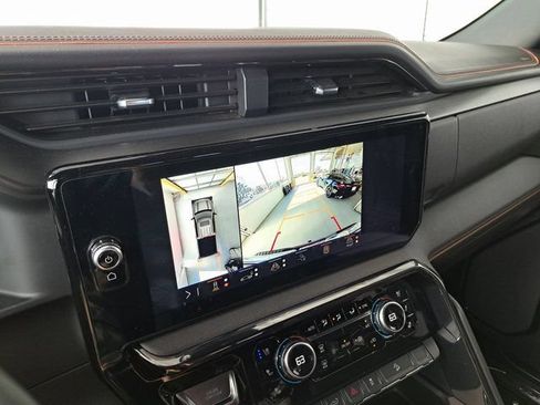 Used 2025 GMC Sierra 1500 AT4 w/ AT4 Premium Package AWD/4WD image 12