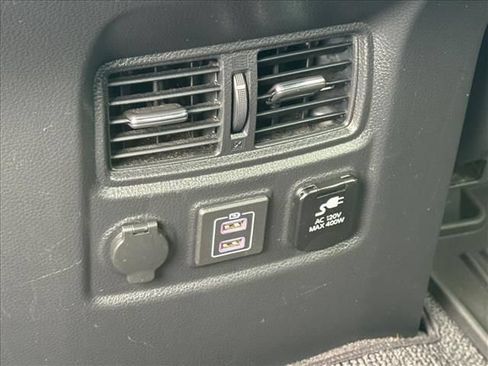 Used 2021 Nissan Titan PRO-4X AWD/4WD image 13