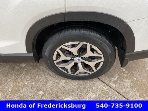 Used 2019 Subaru Forester Premium AWD/4WD image 10